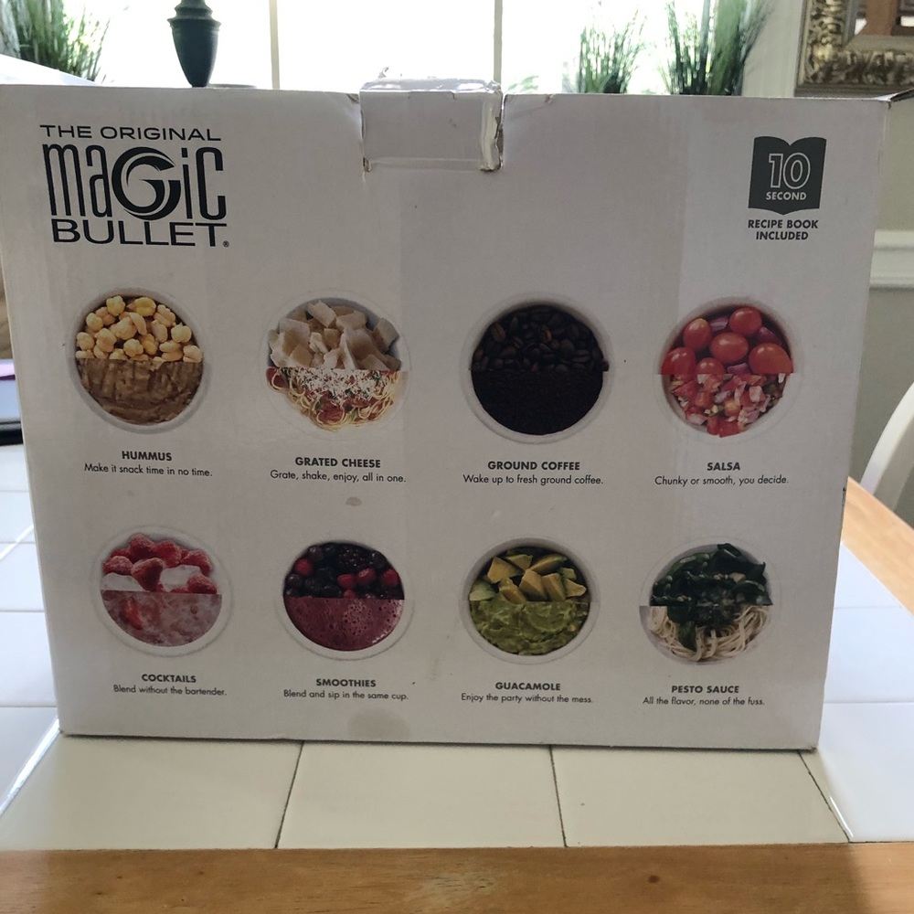 The original Magic Bullet Kitchen Assistant Blender & Mixer Set - Picture 12 of 16